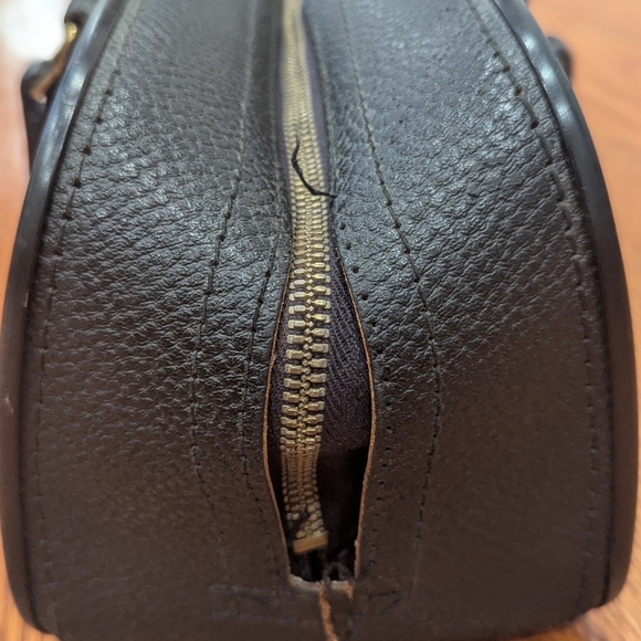 Vintage Leather Medical Purse With Assorted Medical Parafanaloa - Picture 3 of 4